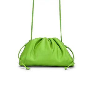 Bottega Veneta The Pouch Mini Leather Clutch - Green